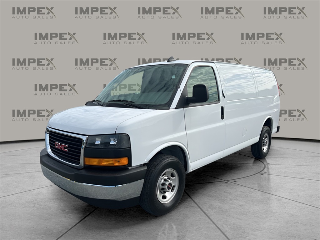 2023 GMC Savana Cargo Work Van's photo