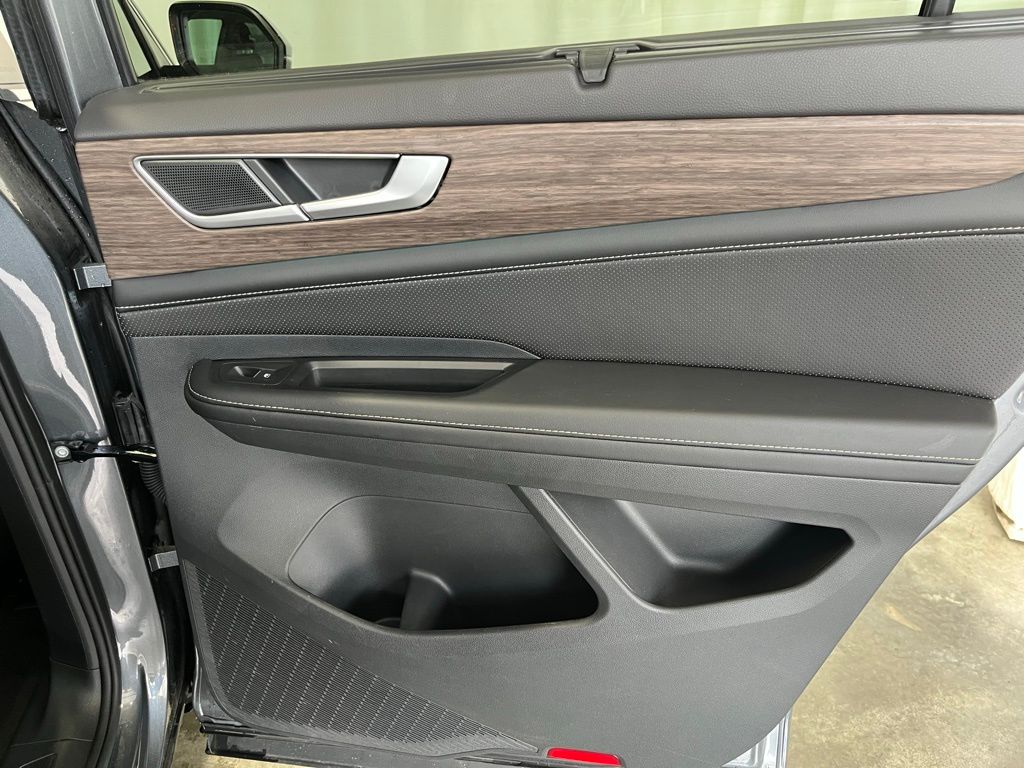 2024 Volkswagen Atlas SEL photo 23