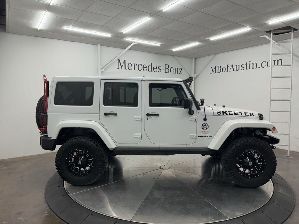 2014 Jeep Wrangler Unlimited Sahara photo 7