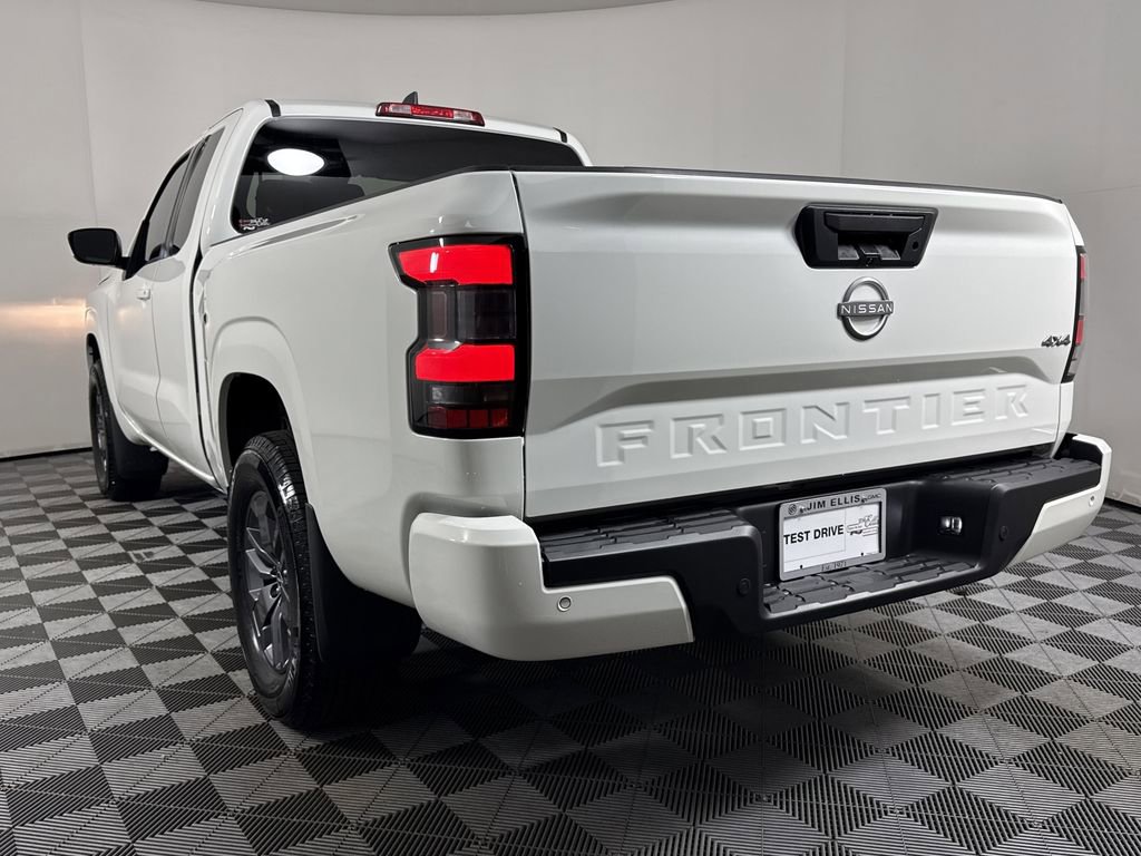 2025 Nissan Frontier SV photo 4