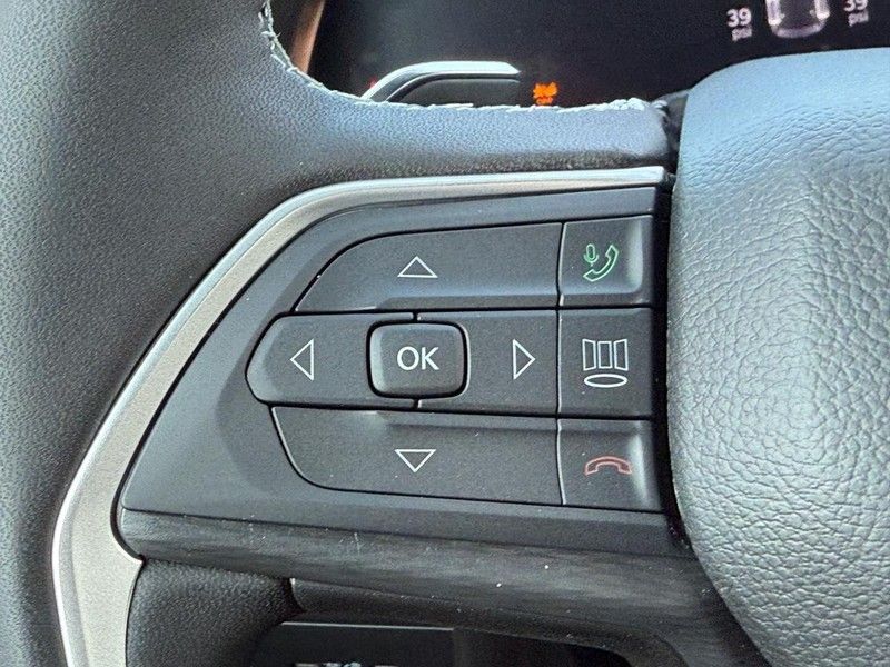 2025 Jeep Grand Cherokee Laredo X photo 12