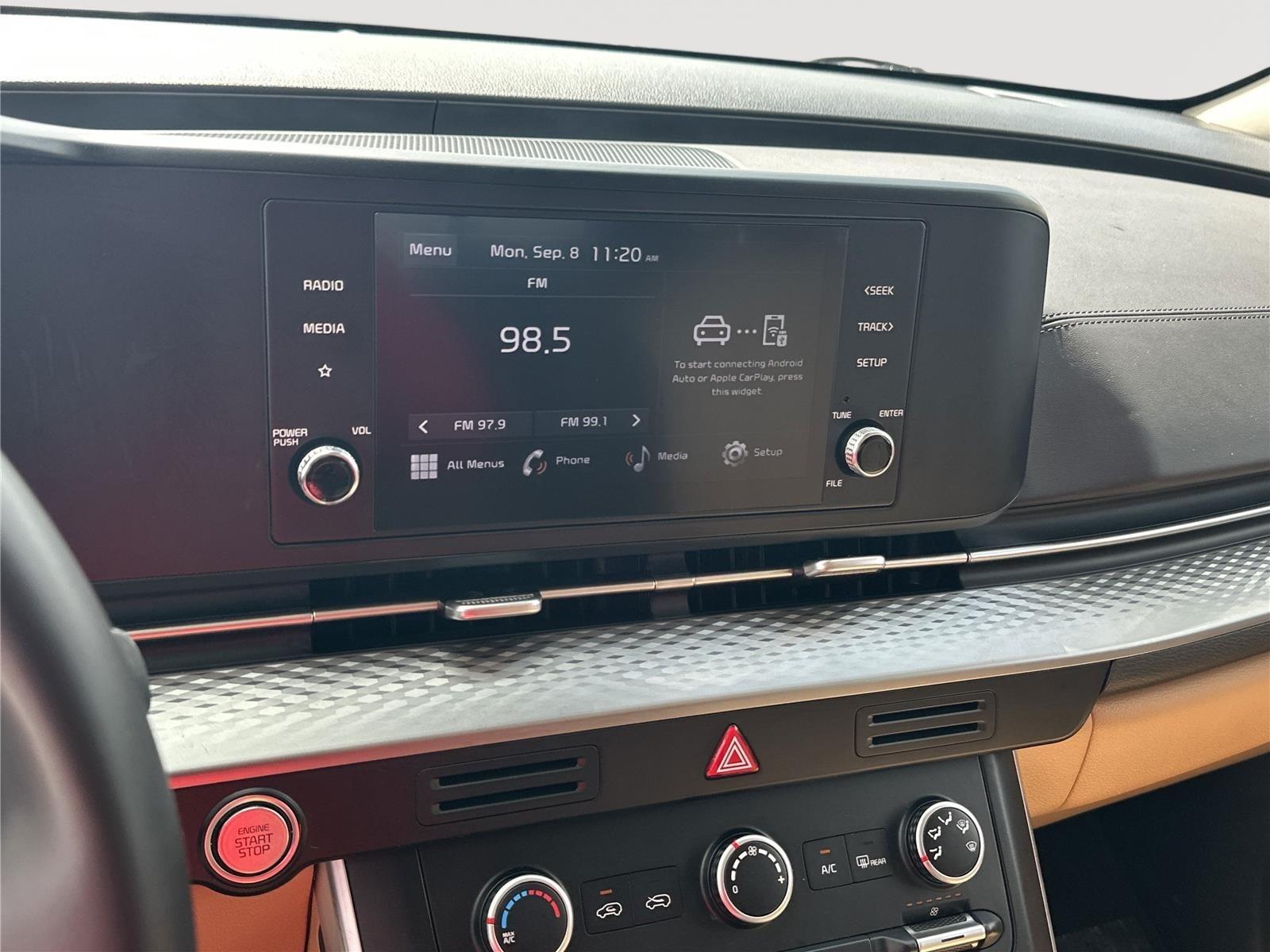 2024 Kia Carnival LX photo 13