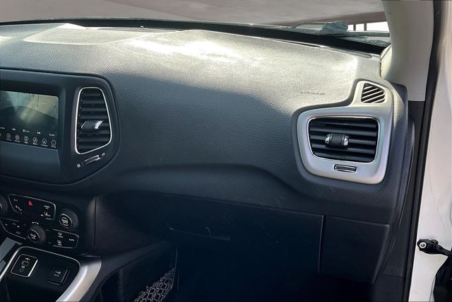 2019 Jeep Compass Latitude photo 16