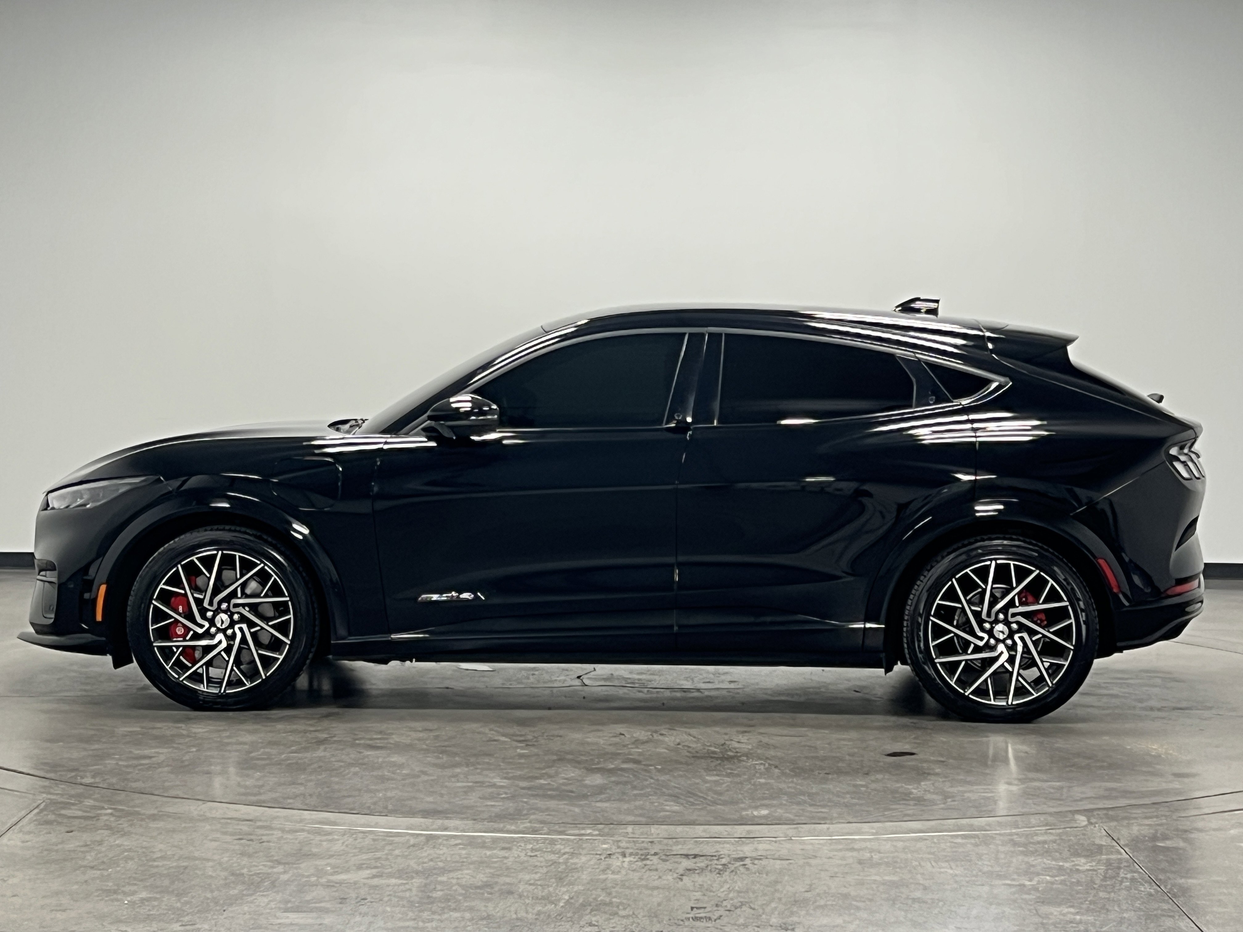 2023 Ford Mustang Mach-E GT photo 3