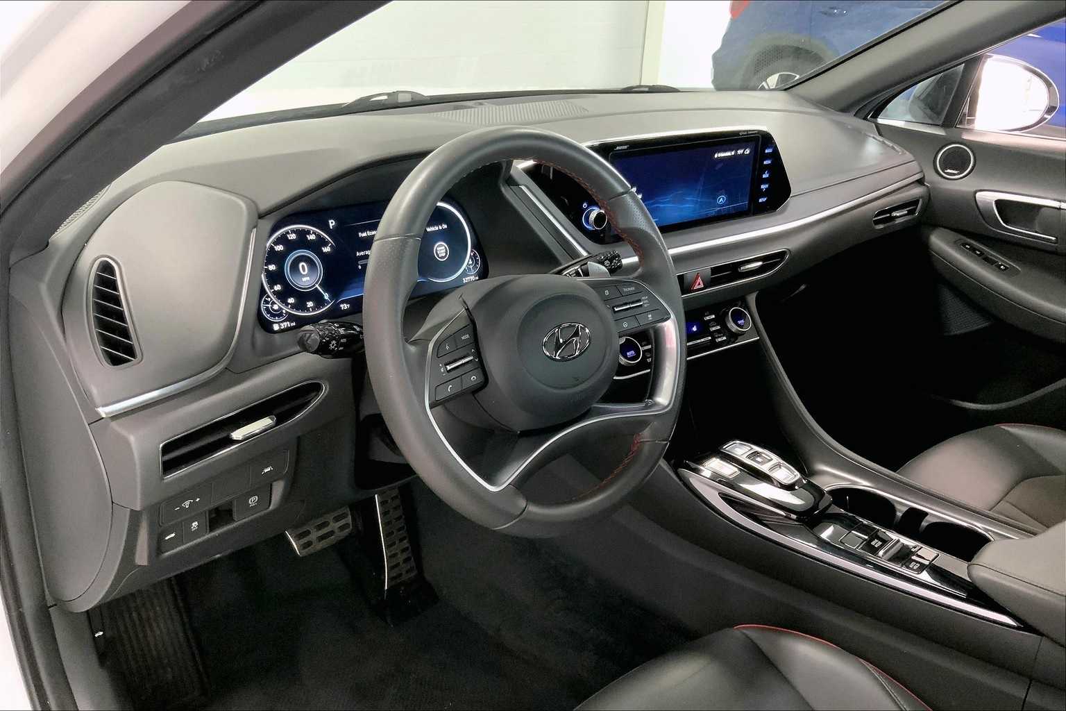 2023 Hyundai Sonata SEL Plus photo 2