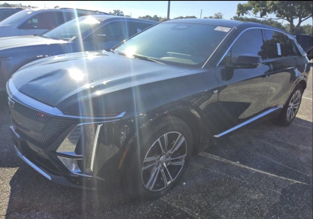 2024 Cadillac LYRIQ Luxury 1's photo