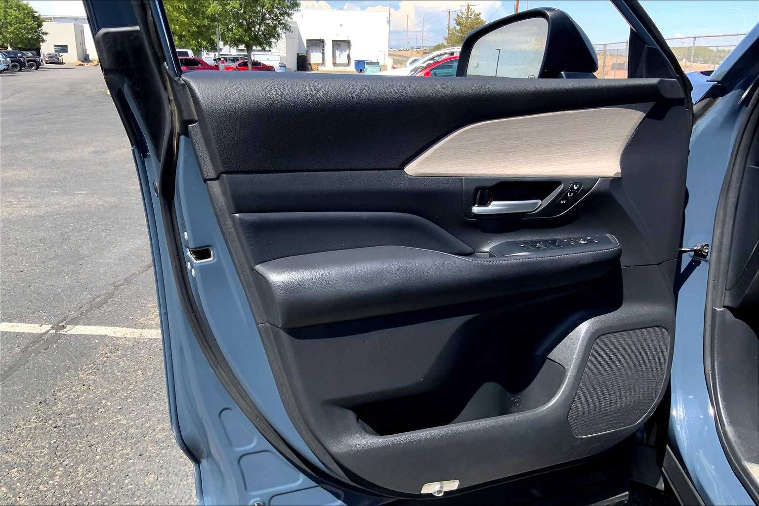 2024 Toyota Grand Highlander Platinum photo 18