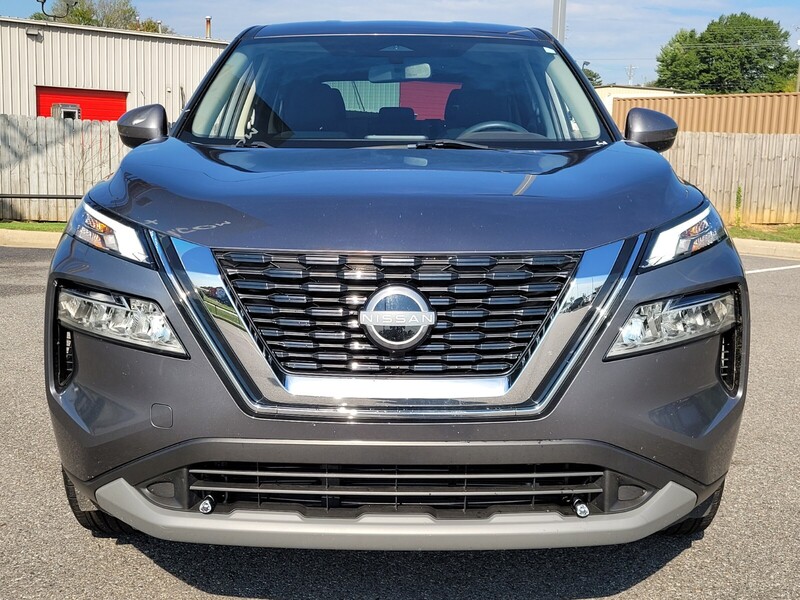 2023 Nissan Rogue SV photo 2
