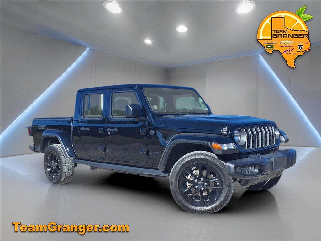 2025 Jeep Gladiator Nighthawk's photo
