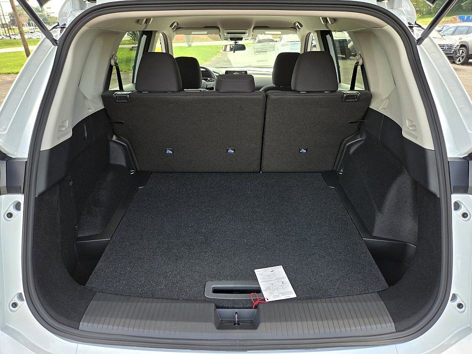 2025 Nissan Rogue S photo 12