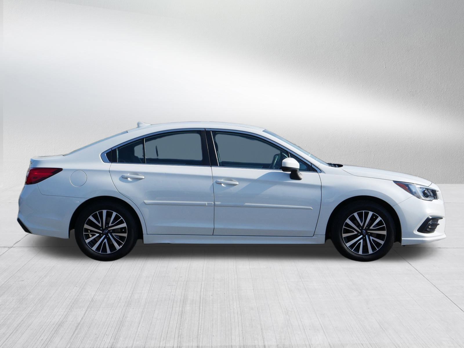 2018 Subaru Legacy Premium photo 2