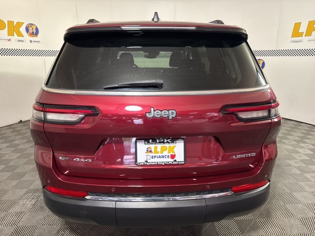 2022 Jeep Grand Cherokee Limited photo 2