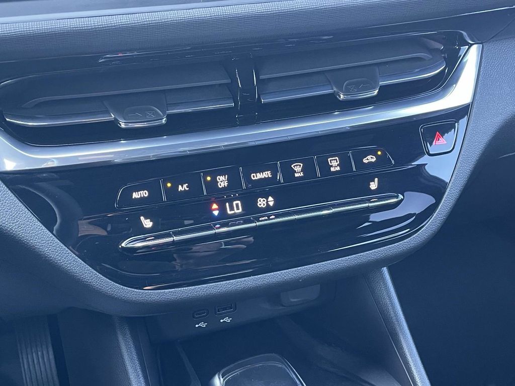 2024 Buick Envista Avenir photo 35