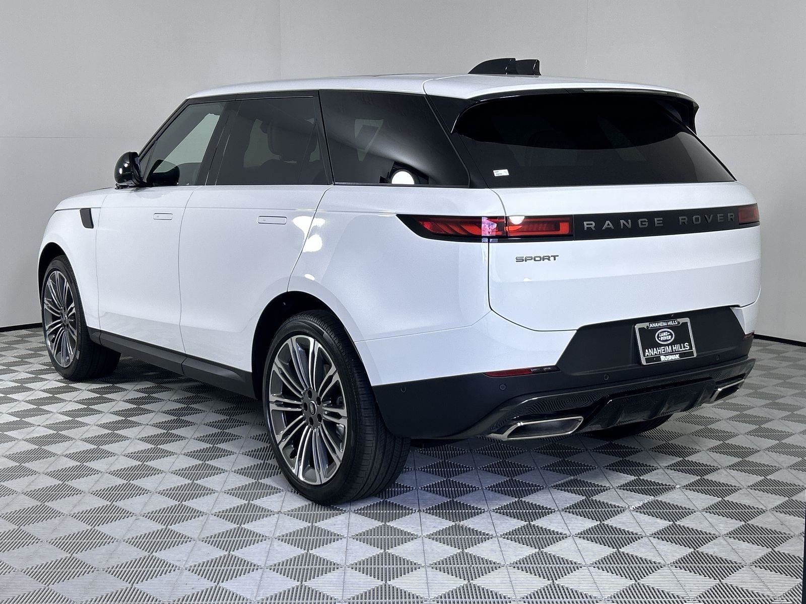 2025 Land Rover Range Rover Sport SE photo 3