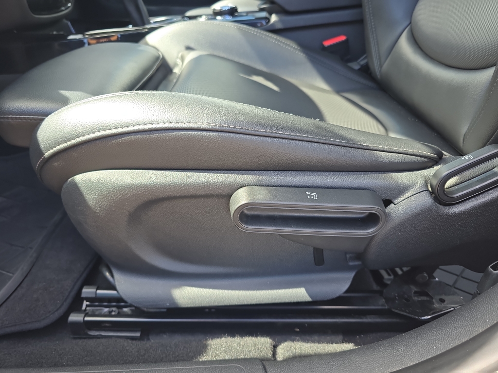 2017 Mini Clubman Base S ALL4 photo 14