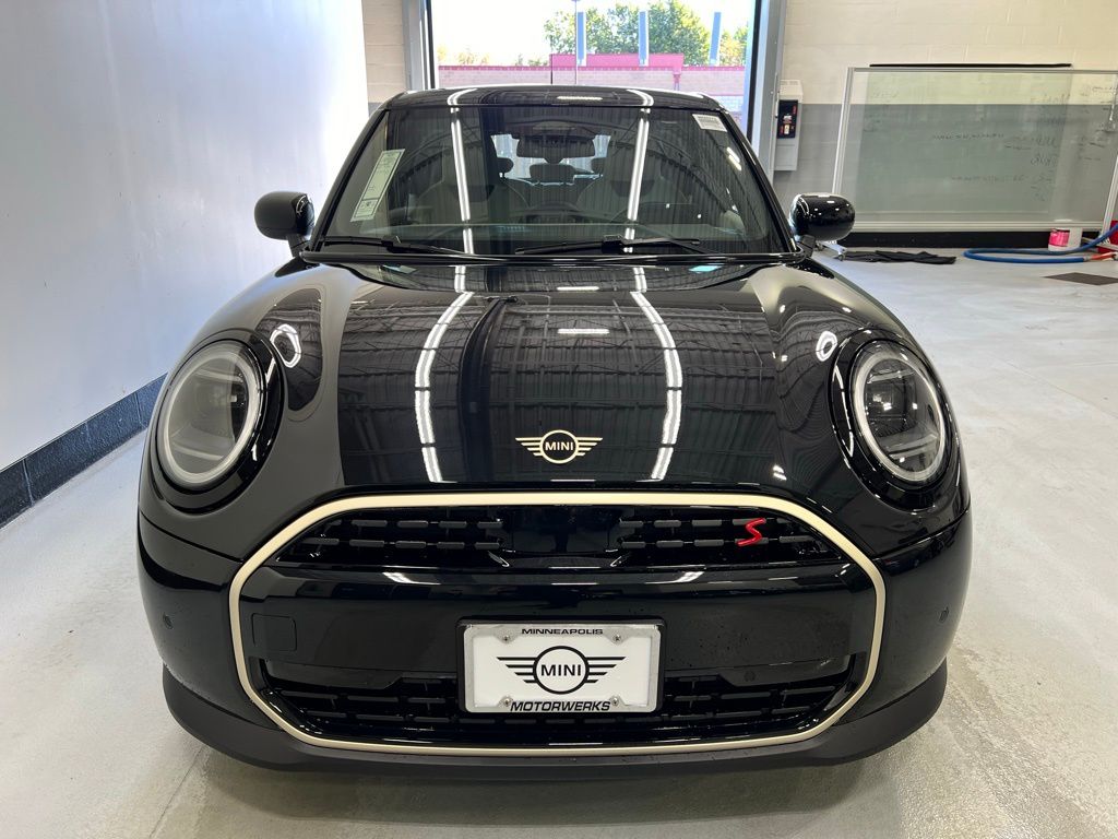 2025 Mini Cooper Signature photo 2