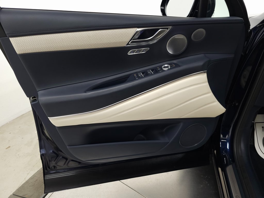 2025 Genesis GV80 3.5T Prestige AWD photo 16