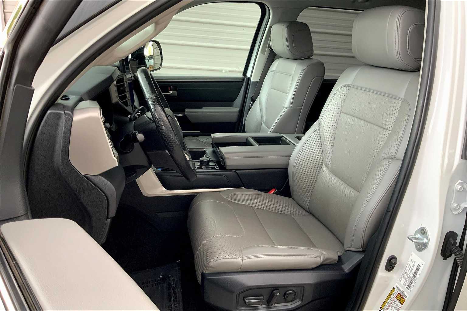 2023 Toyota Tundra Limited CrewMax photo 6