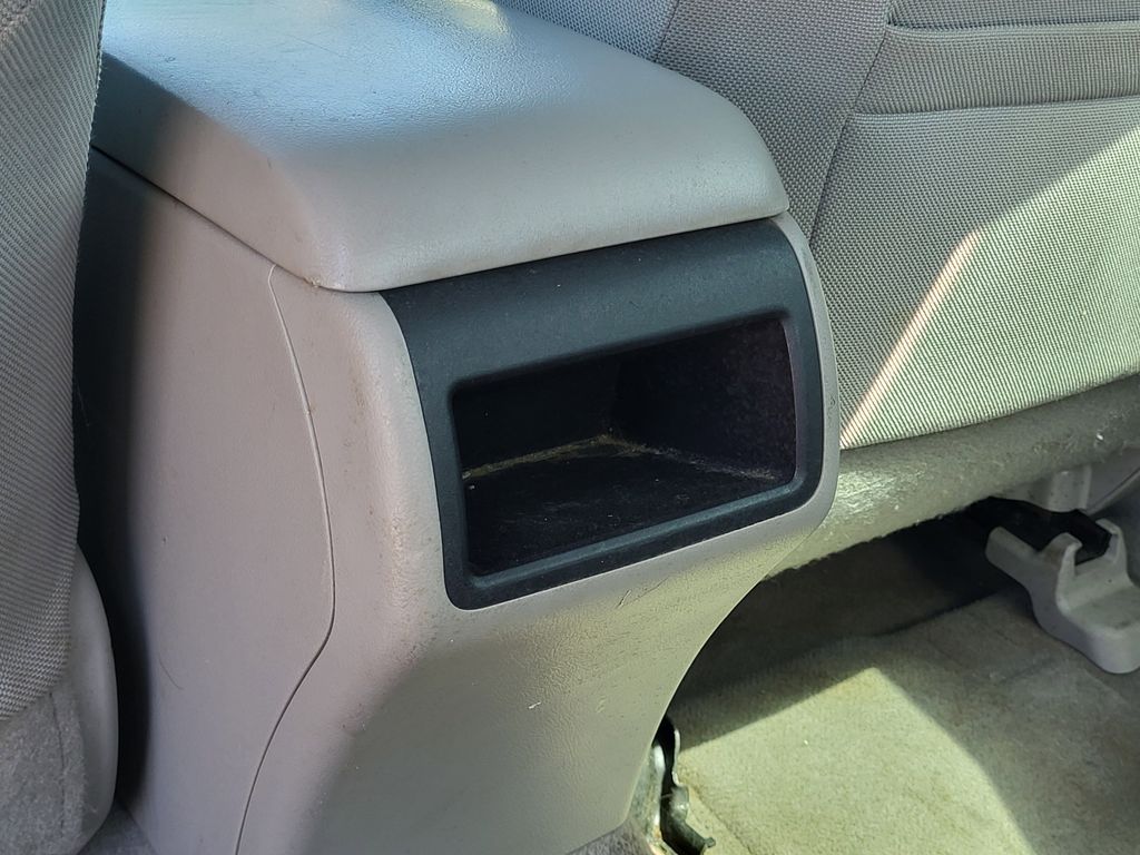 2016 Toyota Camry LE photo 25