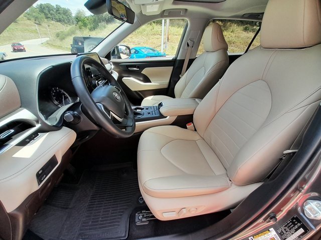 2022 Toyota Highlander XLE photo 37