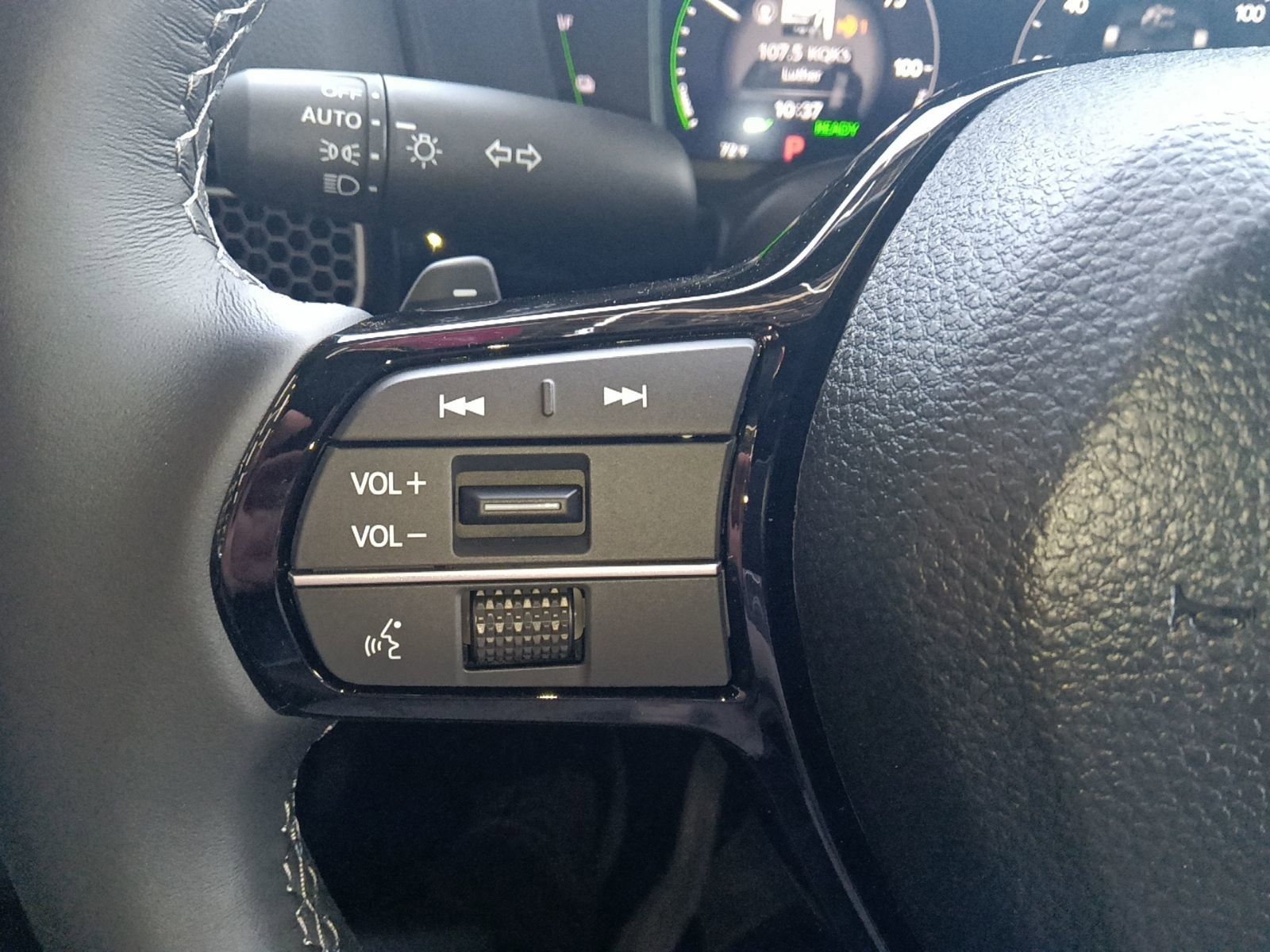 2025 Honda Civic Hatchback Hybrid Sport Touring photo 16