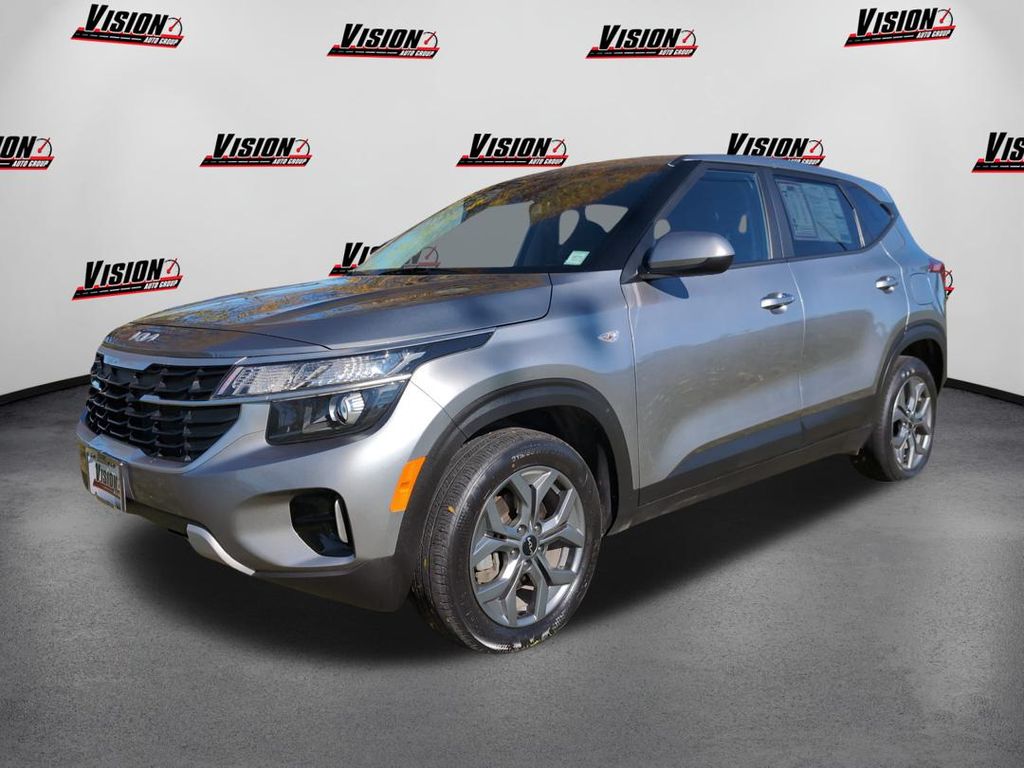 2024 Kia Seltos LX's photo