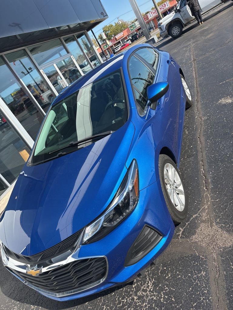 Used 2019 Chevrolet Cruze LT with VIN 3G1BE6SM2KS546929 for sale in Marion, IN