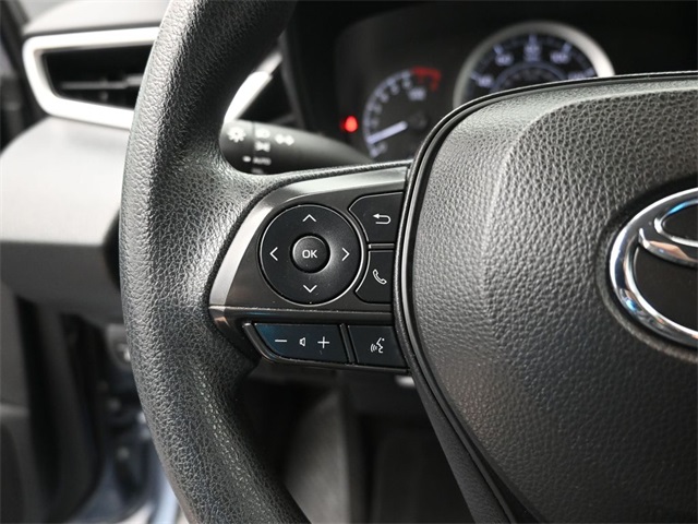 2022 Toyota Corolla LE photo 2
