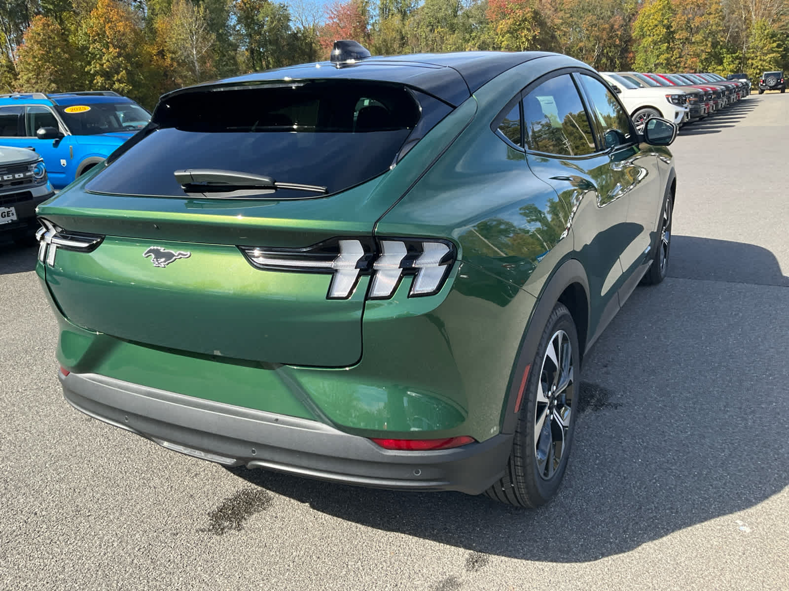 2025 Ford Mustang Mach-E Select photo 3