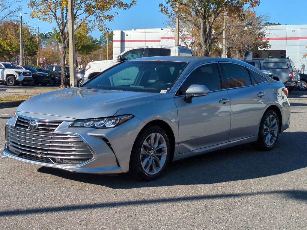2022 Toyota Avalon XLE