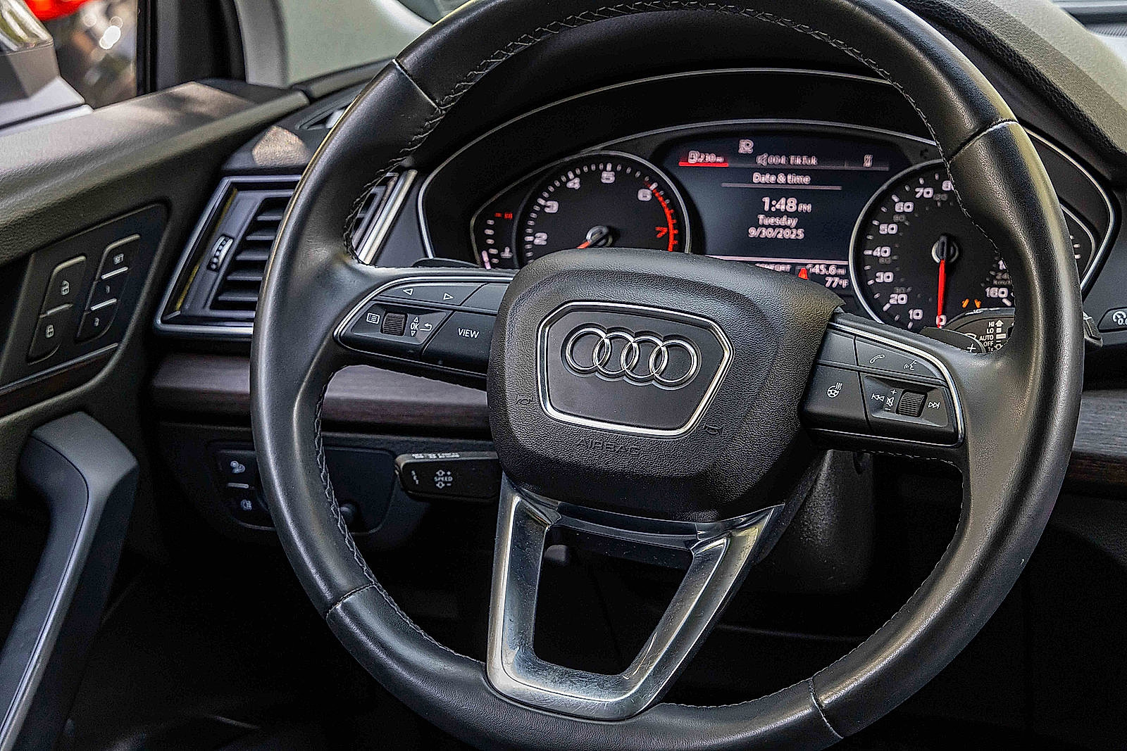 2021 Audi Q5 Premium photo 9