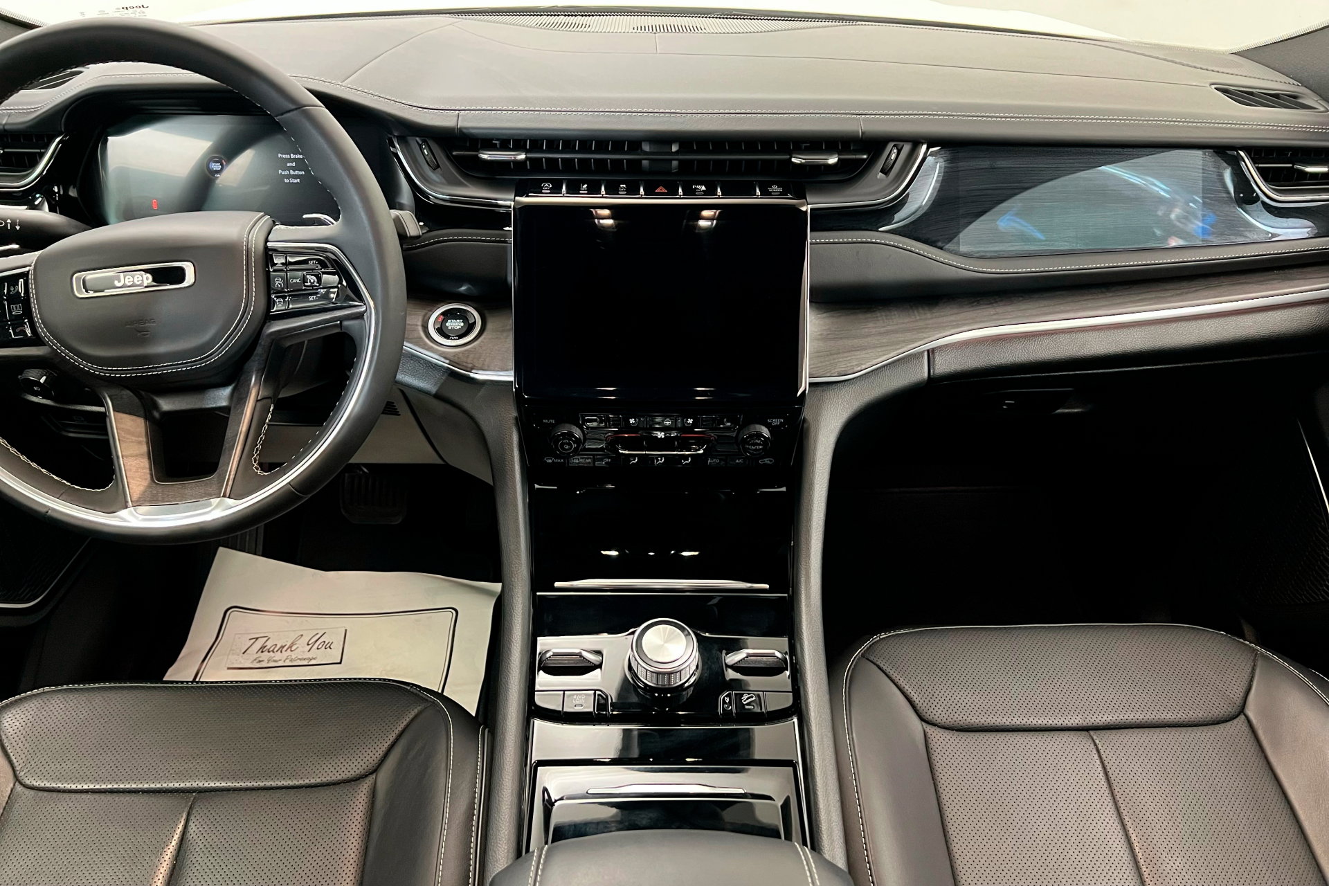2023 Jeep Grand Cherokee Overland photo 13
