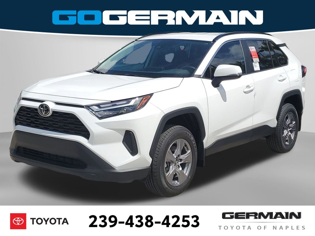 2025 Toyota RAV4 XLE's photo