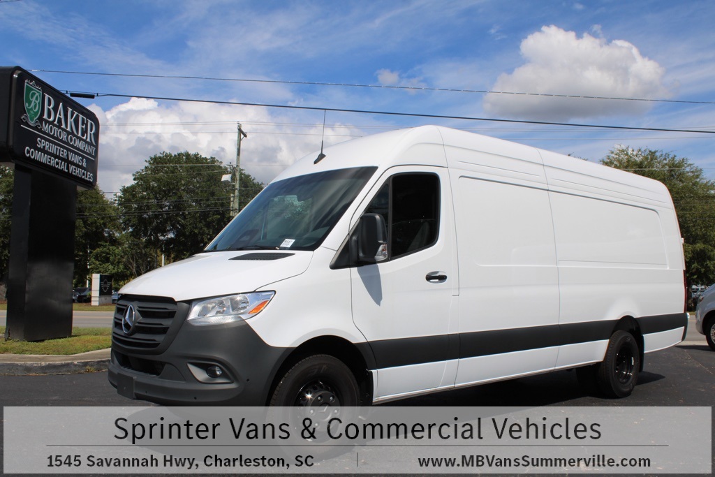 2025 Mercedes-Benz Sprinter Cargo Van Base's photo