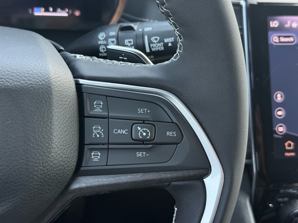 2025 Jeep Grand Cherokee Limited photo 8