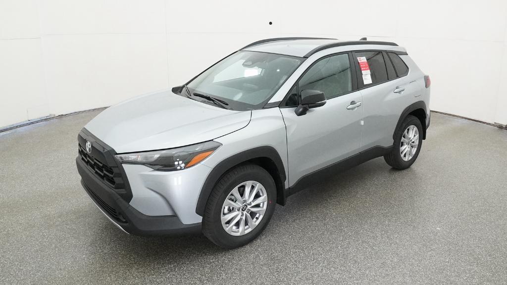 2026 Toyota Corolla Cross LE's photo