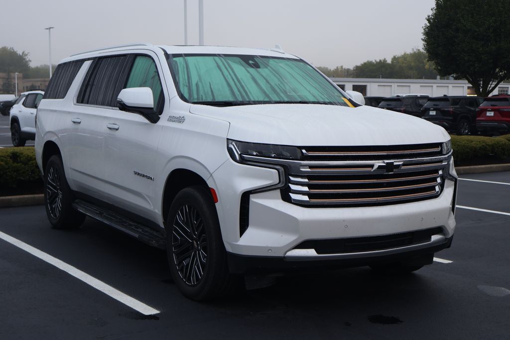 2021 Chevrolet Suburban High Country photo 3