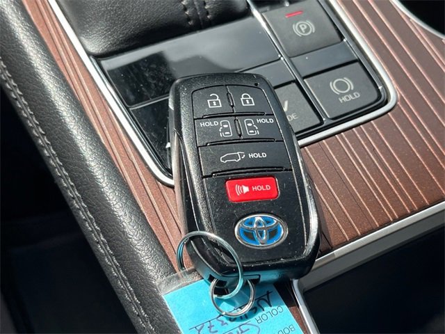 2022 Toyota Sienna XLE photo 12