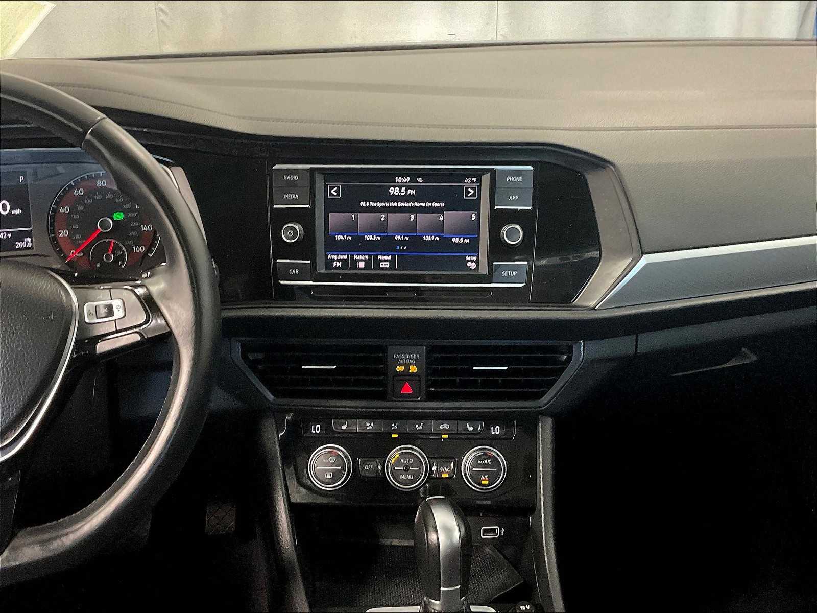 2019 Volkswagen Jetta SE photo 16