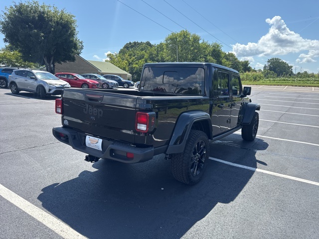 2025 Jeep Gladiator photo 6