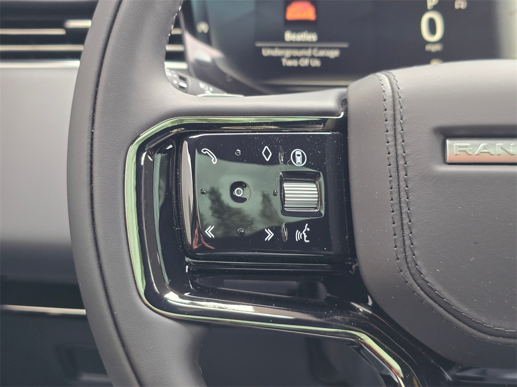 2025 Land Rover Range Rover Sport SE photo 17