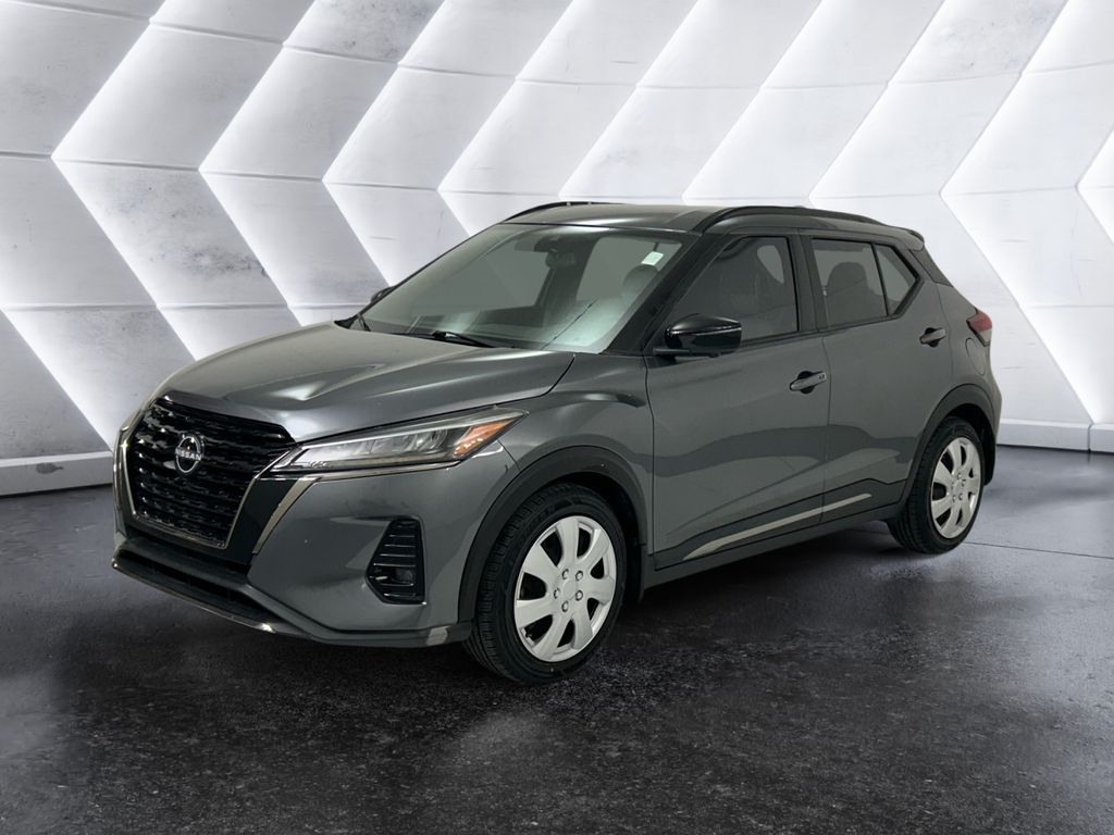 2023 Nissan Kicks SR photo 3