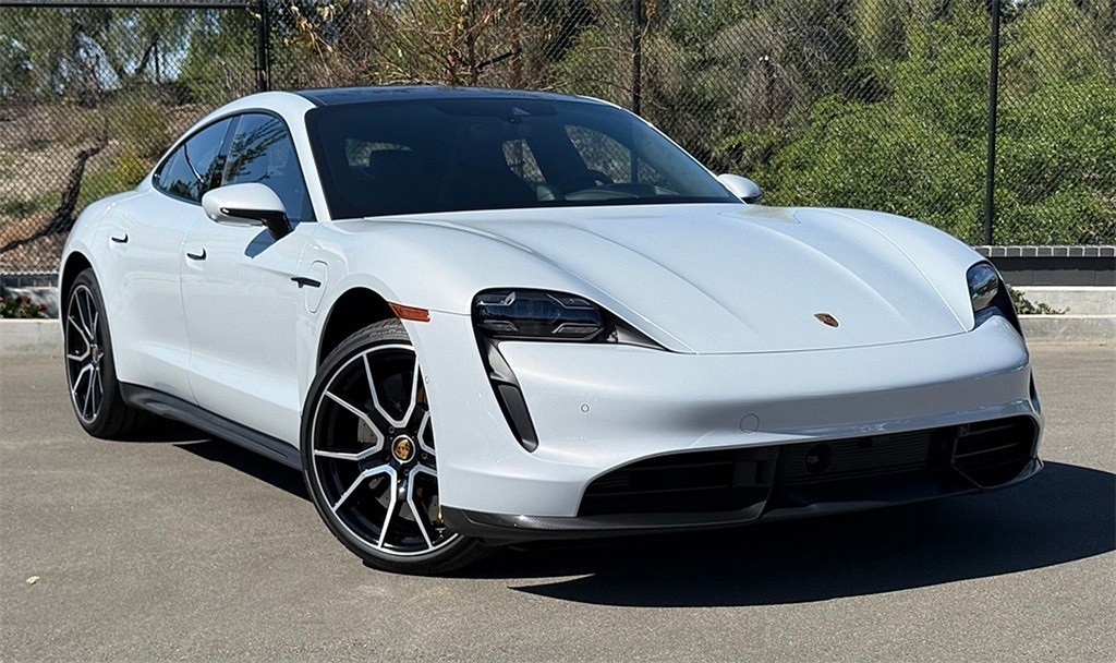 2024 Porsche Taycan Turbo S photo 7