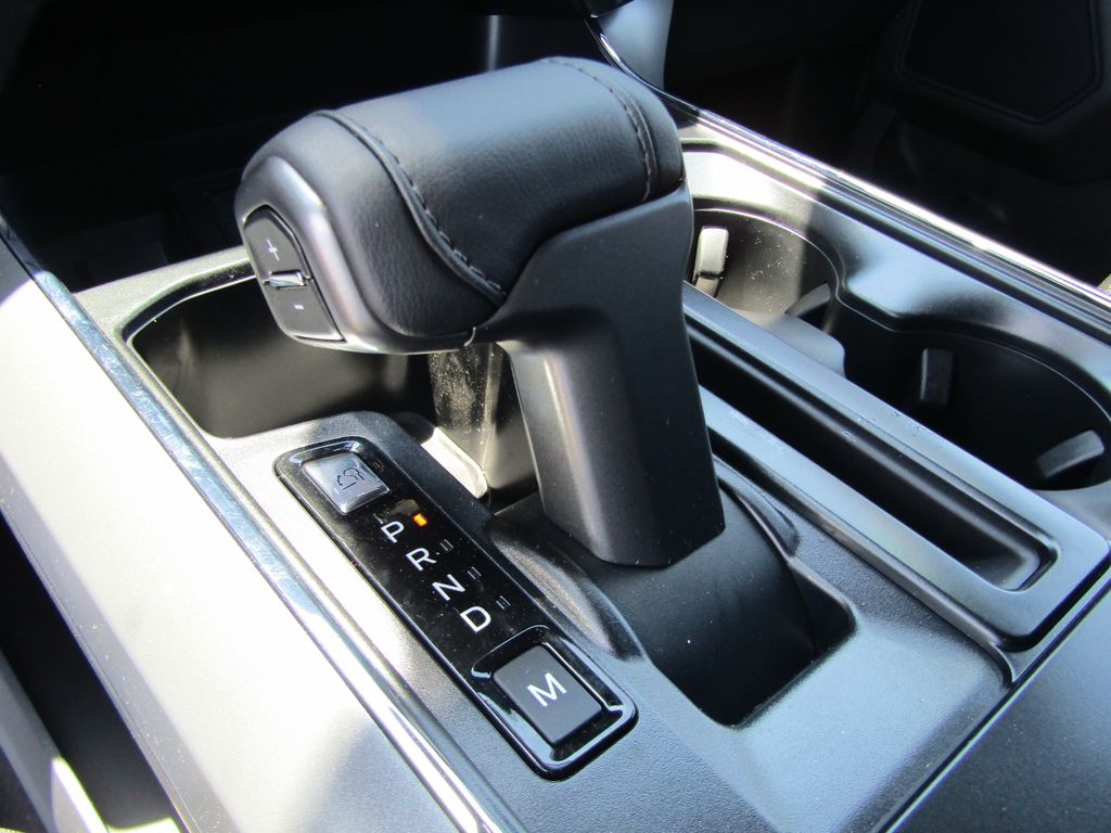 2025 Ford F-150 XLT photo 28