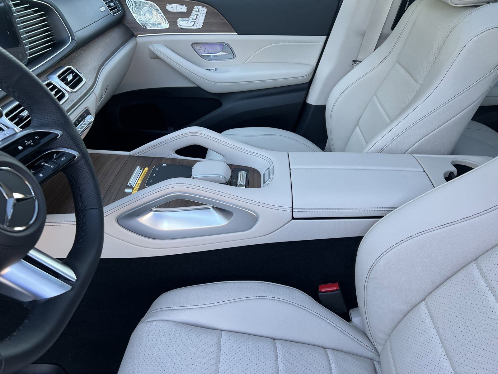 2025 Mercedes Benz GLS 450 4MATIC photo 20