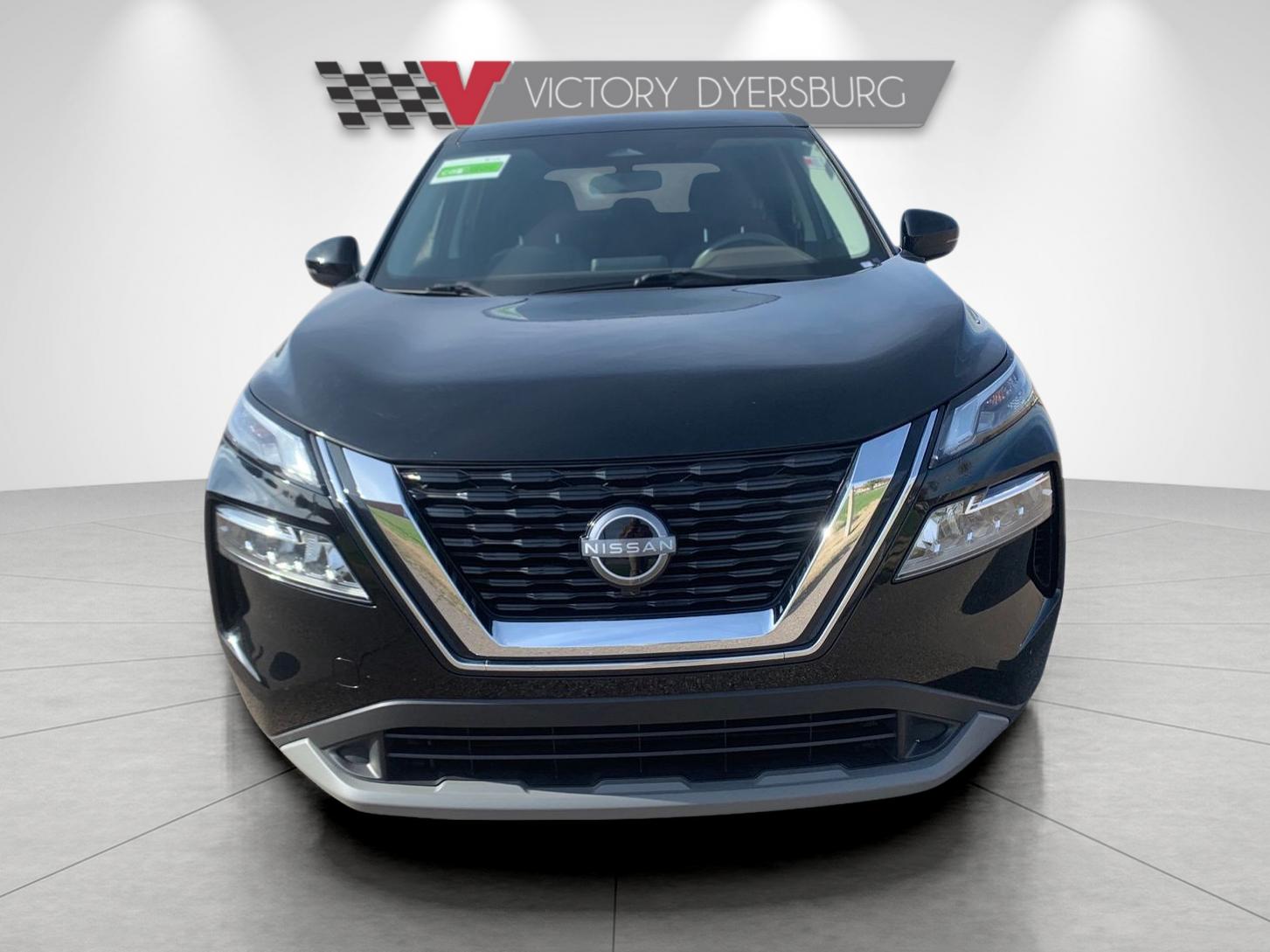 2023 Nissan Rogue SV photo 2