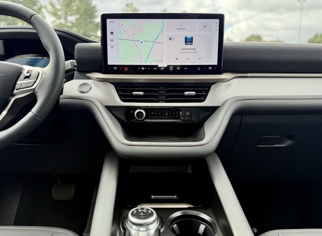 2025 Ford Explorer photo 19