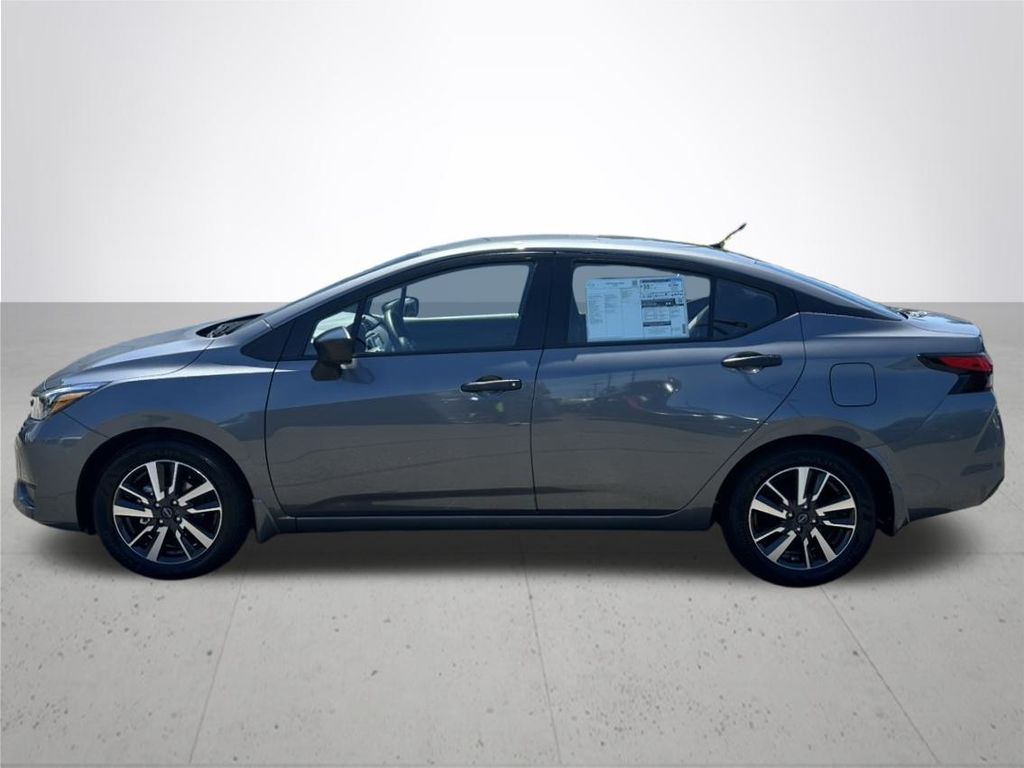 2025 Nissan Versa 1.6 S photo 10
