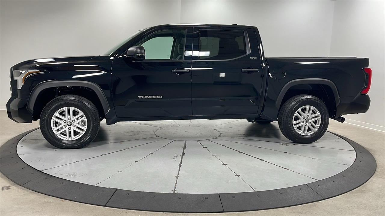 2024 Toyota Tundra SR5 photo 7