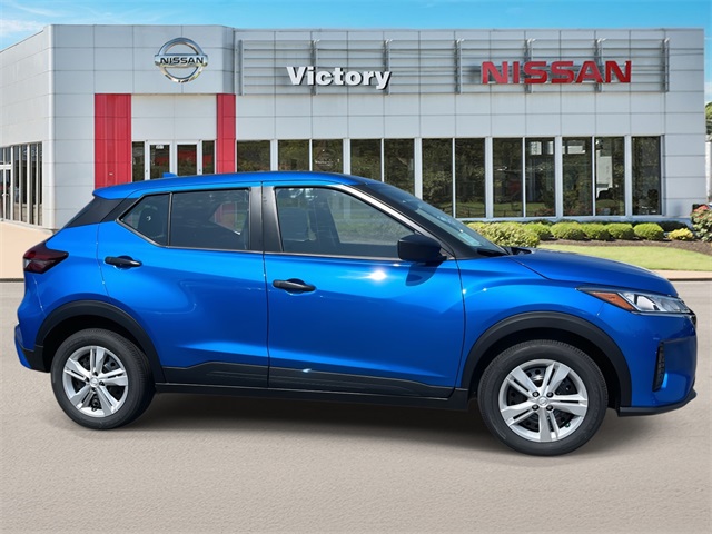 2025 Nissan Kicks Play S photo 2